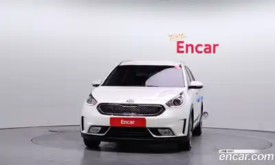 Kia Niro 2017 1.6 Автомат в Москве № 121469, миниатюра 2