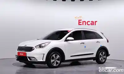 Kia Niro 2017 1.6 Автомат в Москве № 121469, миниатюра 3