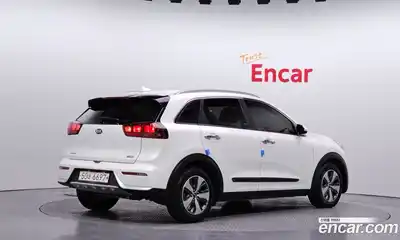 Kia Niro 2017 1.6 Автомат в Москве № 121469, миниатюра 6