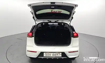 Kia Niro 2017 1.6 Автомат в Москве № 121469, миниатюра 7