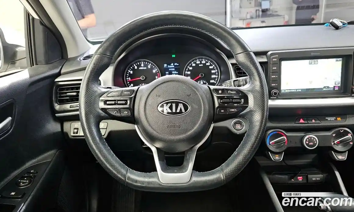 Kia Stonic 2018 1.4 Автомат в Москве № 124250, фото 13