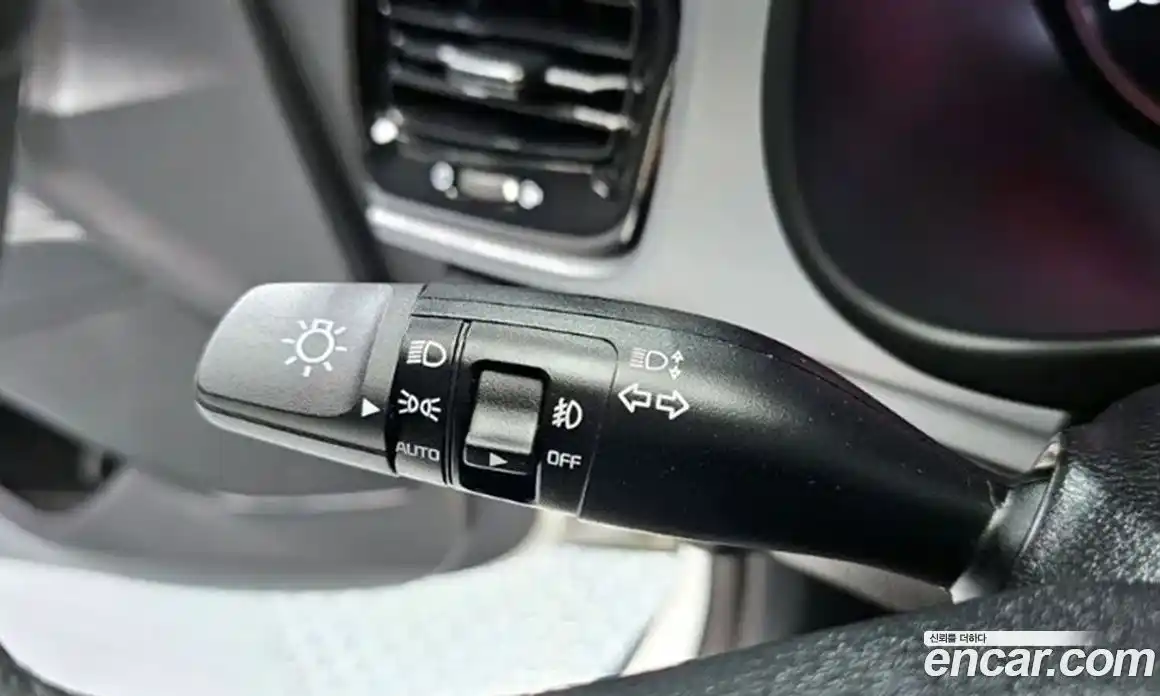 Kia Stonic 2018 1.4 Автомат в Москве № 124250, фото 15