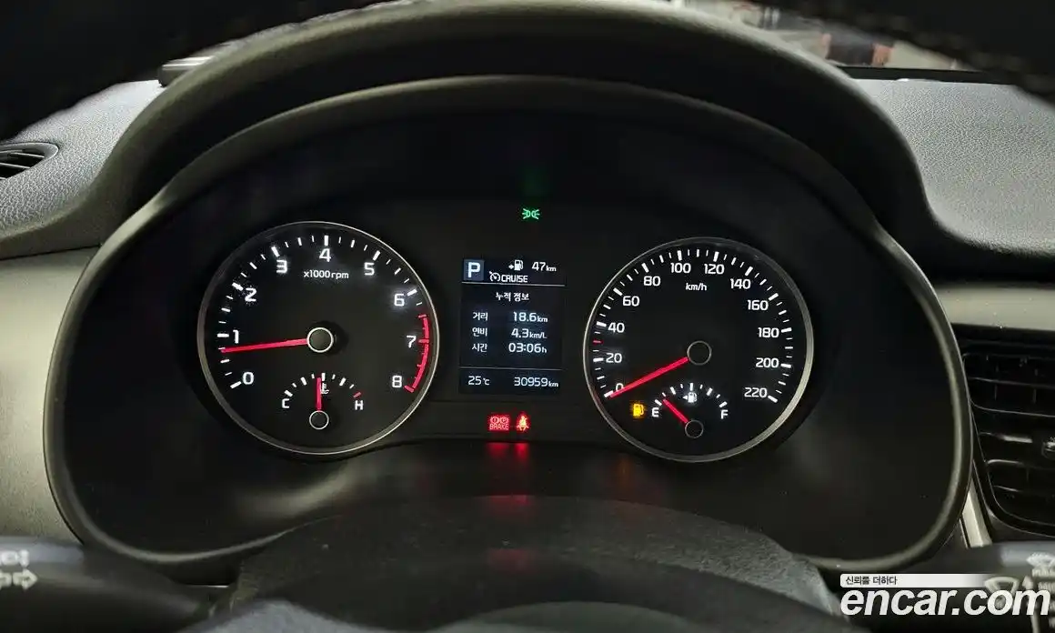 Kia Stonic 2018 1.4 Автомат в Москве № 124250, фото 8