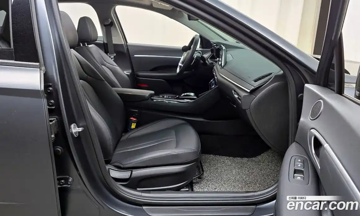 Hyundai Sonata 2023 1.6 Автомат в Москве № 130640, фото 17