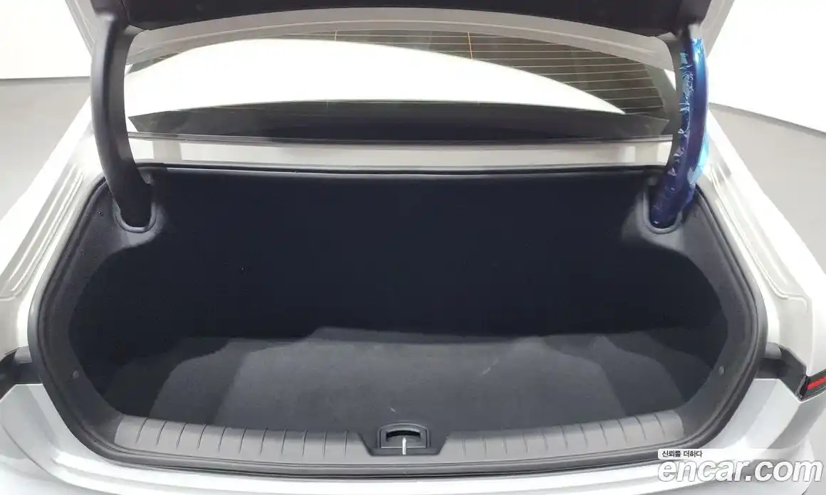 Hyundai Grandeur 2023 1.6 Автомат в Москве № 130914, фото 13