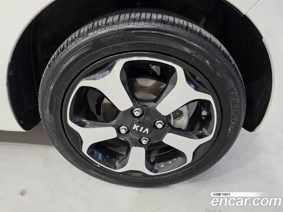 Kia Ray 2017 1.0 Автомат в Москве № 132318, фото 20