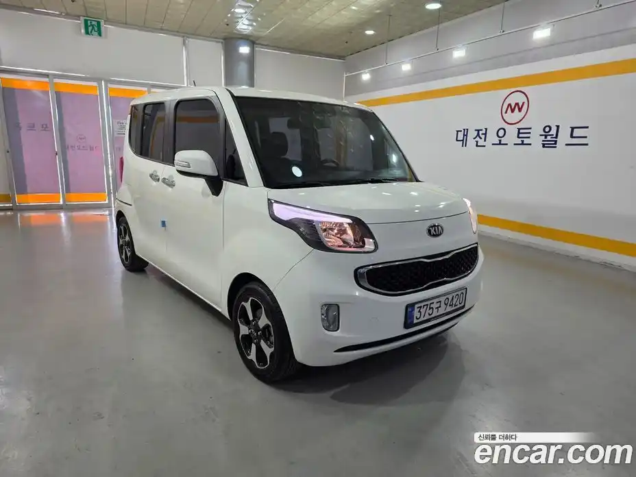 Kia Ray 2017 1.0 Автомат в Москве № 132318, фото 7