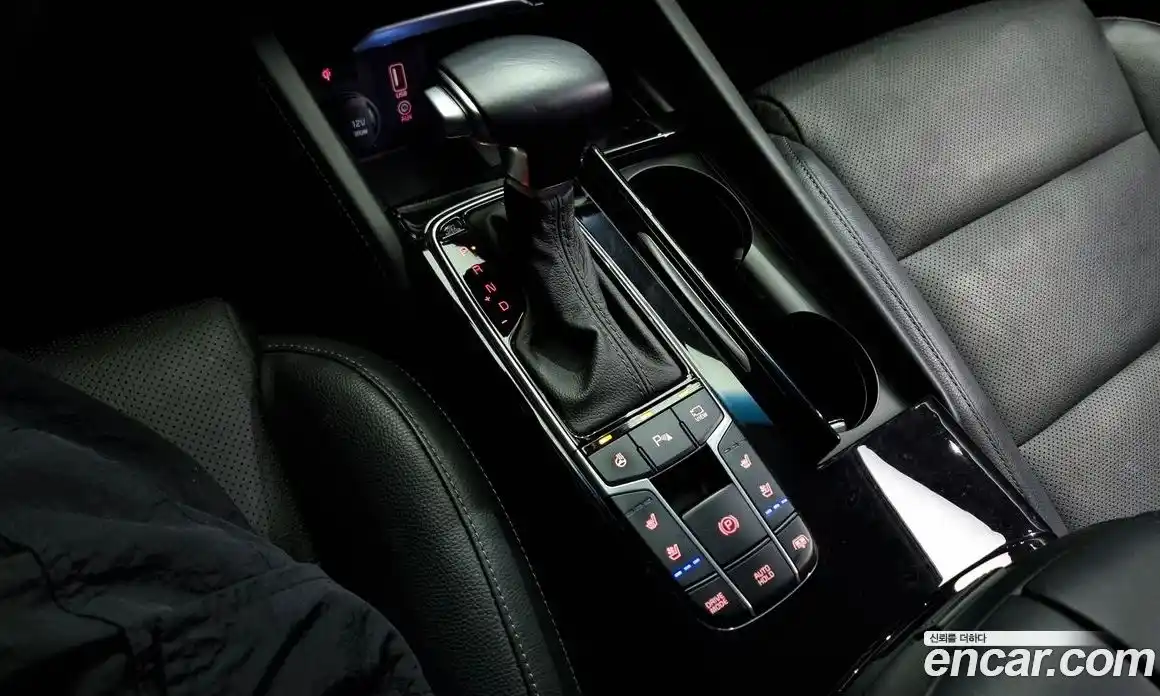 Kia K7 2018 2.4 Автомат в Москве № 133569, фото 20