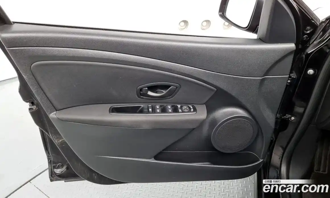 Renault SM3 2014 1.6 Автомат в Москве № 136170, фото 9