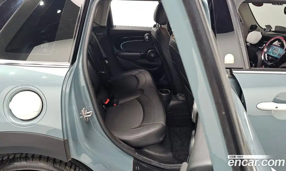 Mini Cooper 2023 2.0 Автомат в Москве № 136716, фото 17