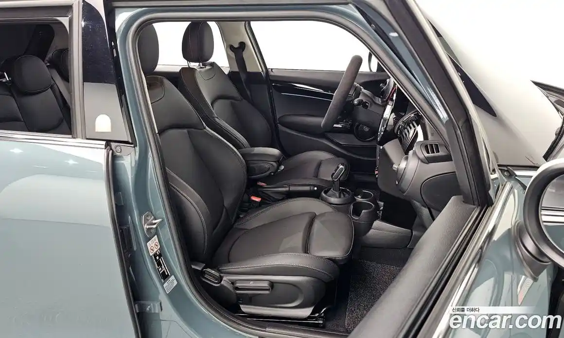 Mini Cooper 2023 2.0 Автомат в Москве № 136716, фото 5