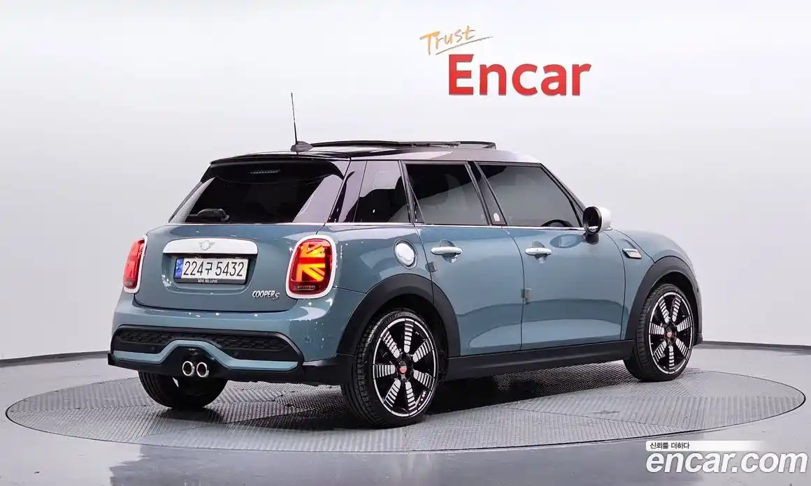 Mini Cooper 2023 2.0 Автомат в Москве № 136716, фото 6