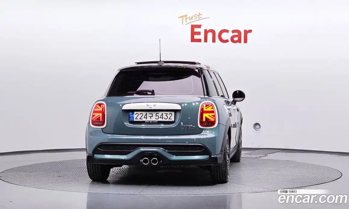 Mini Cooper 2023 2.0 Автомат в Москве № 136716, фото 8