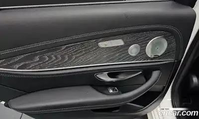 Mercedes-Benz E-Class 2022 2.0 Автомат в Москве № 137218, миниатюра 11