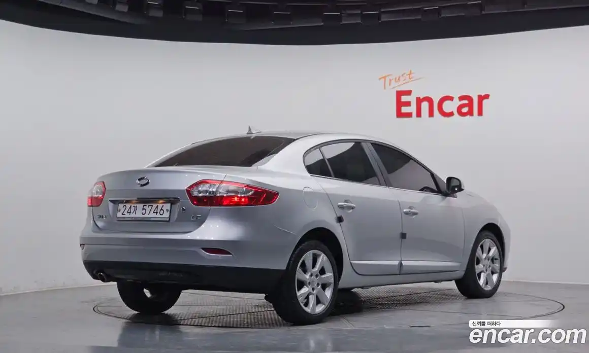 Renault SM3 2010 1.6 Автомат в Москве № 137779, фото 16