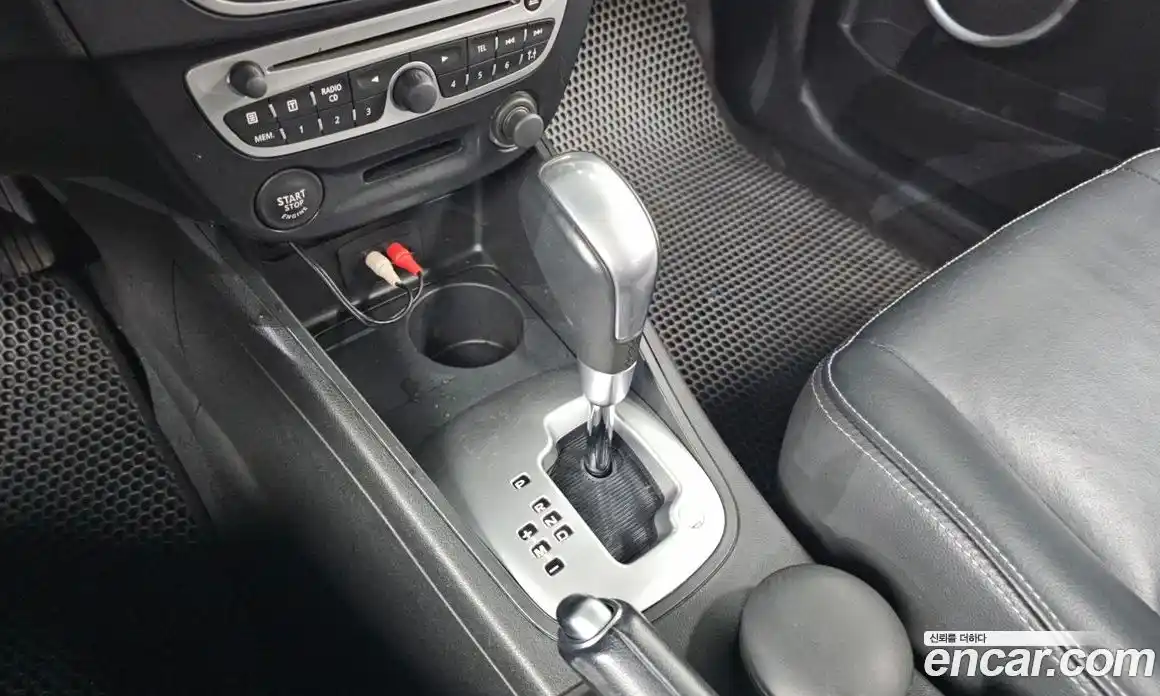 Renault SM3 2010 1.6 Автомат в Москве № 137779, фото 8