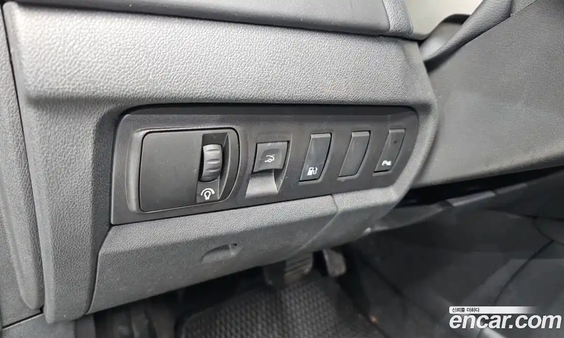 Renault SM3 2010 1.6 Автомат в Москве № 137779, фото 9