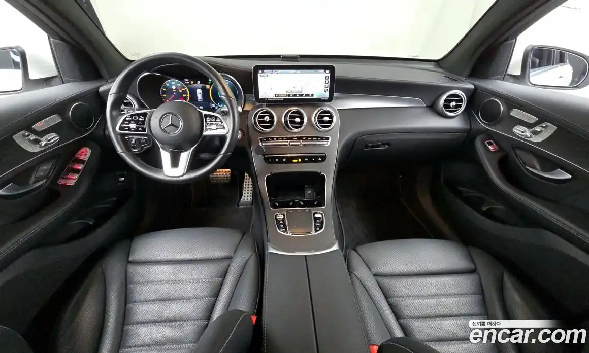 Mercedes-Benz GLC-Class 2023 2.0 Автомат в Москве № 138821, фото 1