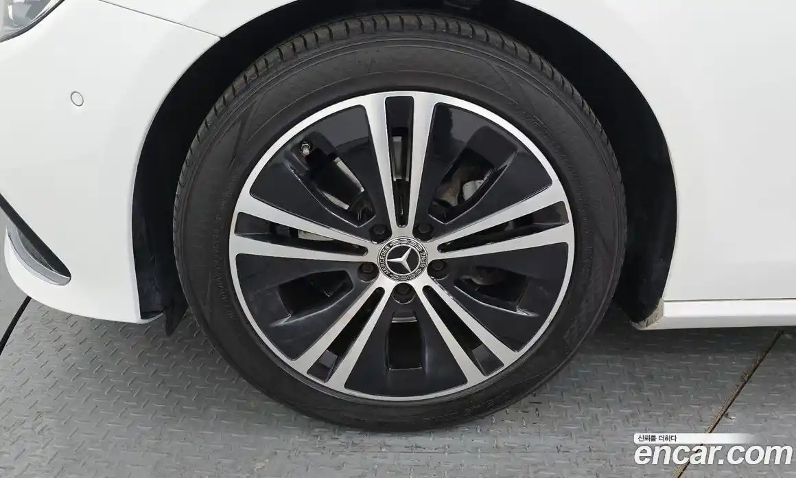 Mercedes-Benz E-Class 2021 2.0 Автомат в Москве № 143703, фото 18