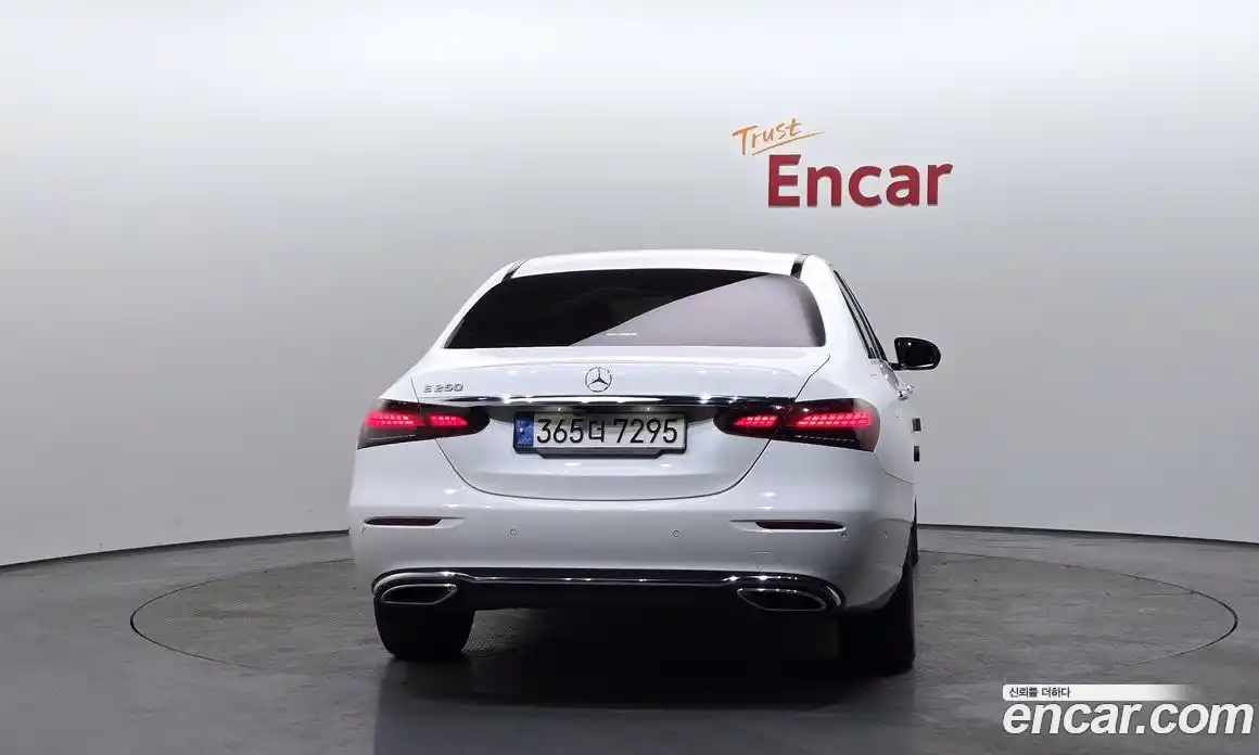 Mercedes-Benz E-Class 2021 2.0 Автомат в Москве № 143703, фото 8