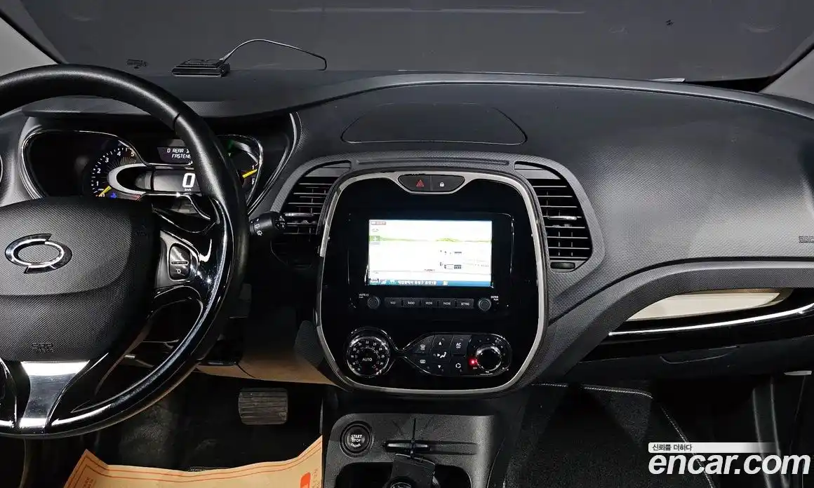 Renault QM3 2015 1.5 Автомат в Москве № 147829, фото 9