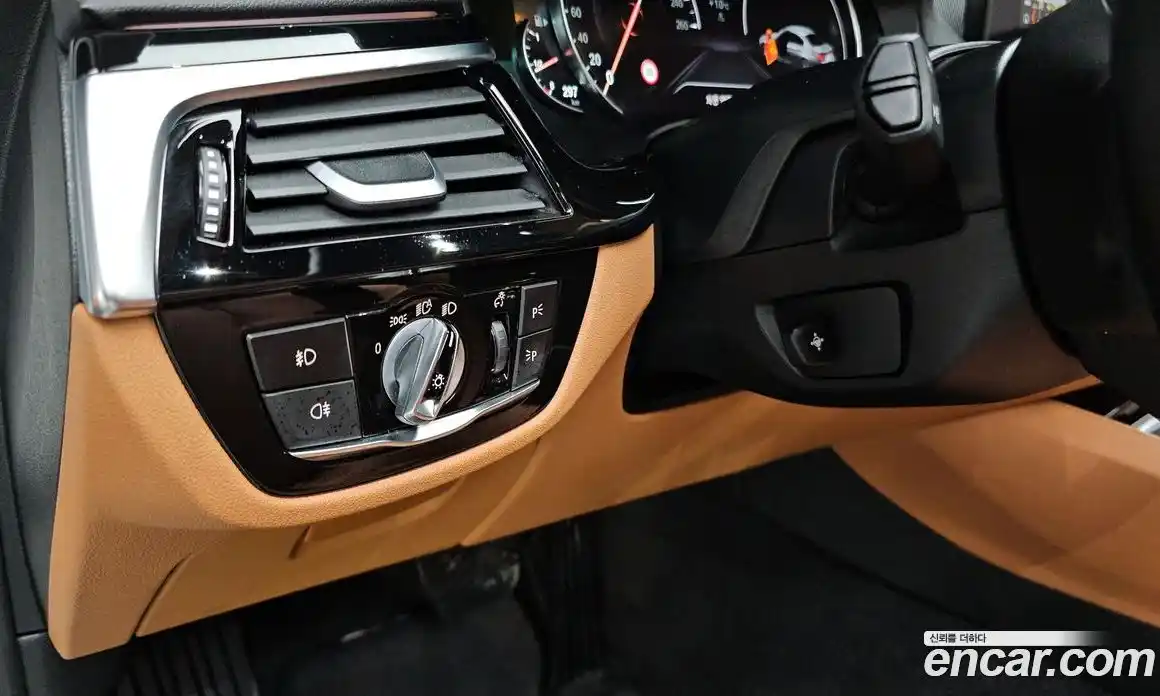 BMW 5-Series 2018 2.0 Автомат в Москве № 158770, фото 20