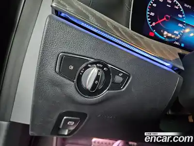 Mercedes-Benz E-Class 2021 2.0 Автомат в Москве № 160388, миниатюра 12