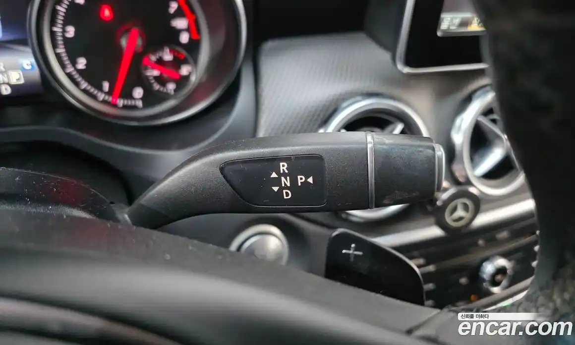 Mercedes-Benz GLA-Class 2018 2.0 Автомат в Москве № 160462, фото 14