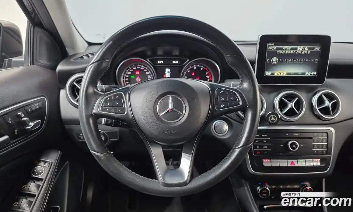 Mercedes-Benz GLA-Class 2018 2.0 Автомат в Москве № 160462, фото 18