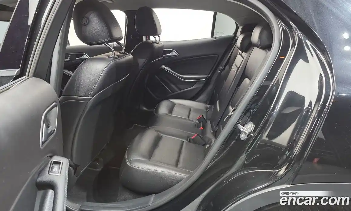 Mercedes-Benz GLA-Class 2018 2.0 Автомат в Москве № 160462, фото 10