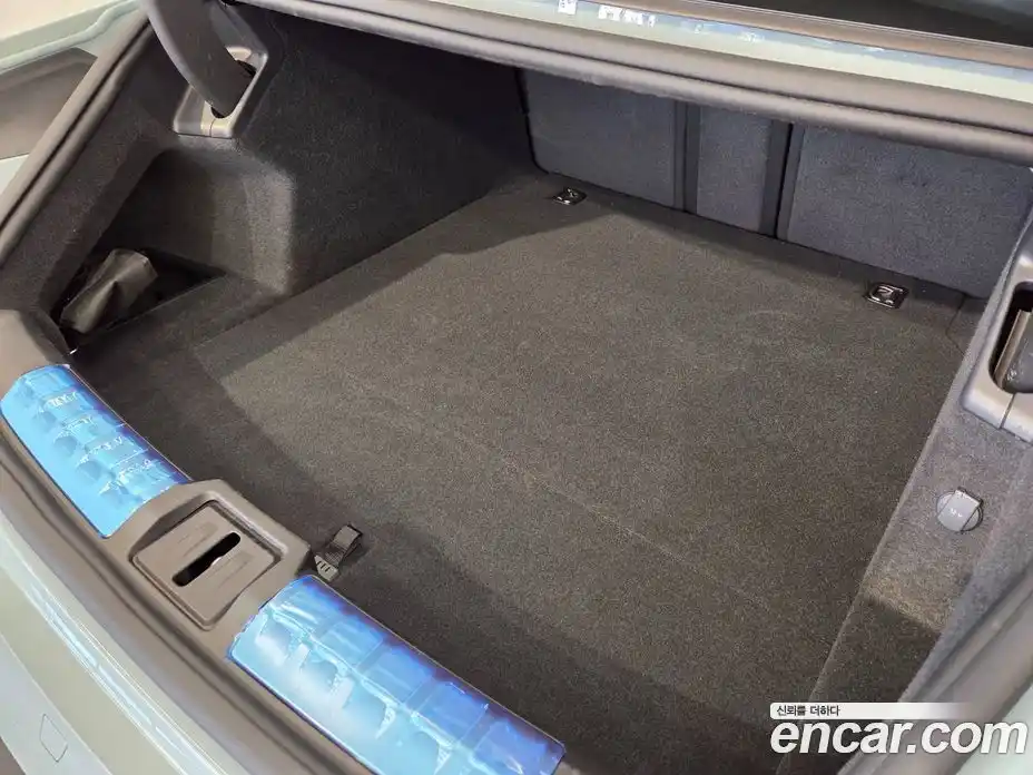 Porsche Taycan 2025 0.1 Автомат в Москве № 161715, фото 12