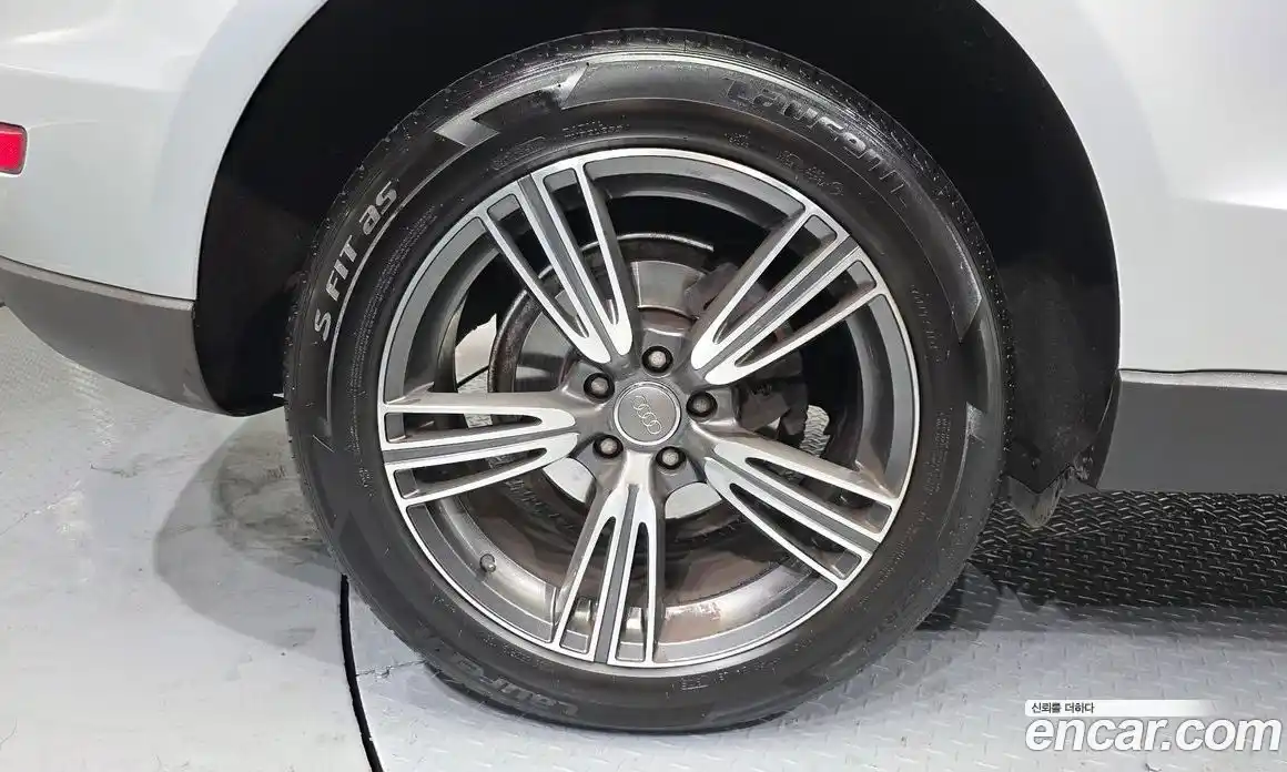 Audi Q5 2012 2.0 Автомат в Москве № 163773, фото 11