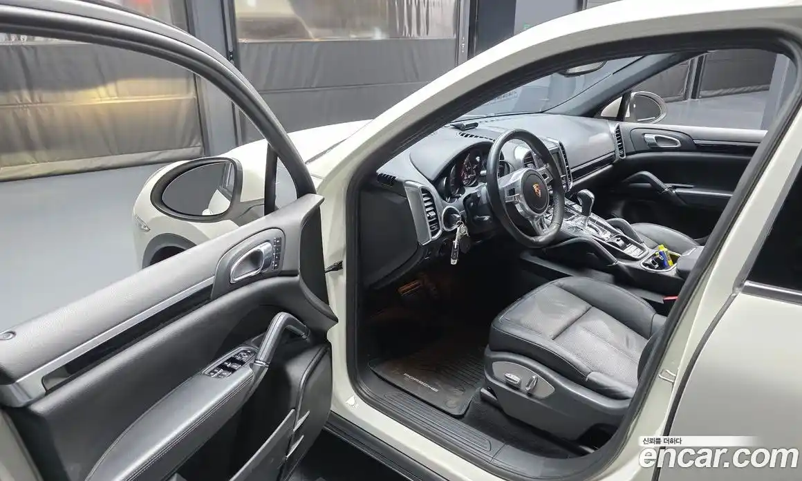 Porsche Cayenne 2012 3.0 Автомат в Москве № 165323, фото 20