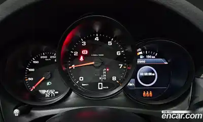 Porsche Macan 2021 2.0 Автомат в Москве № 165493, миниатюра 4