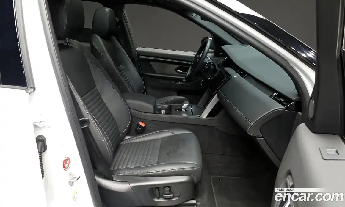 Land Rover Discovery Sport 2025 2.0 Автомат в Москве № 165962, фото 18