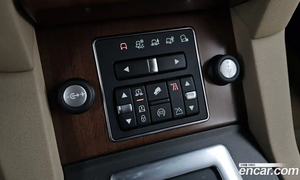 Land Rover Discovery 2016 3.0 Автомат в Москве № 166273, фото 18