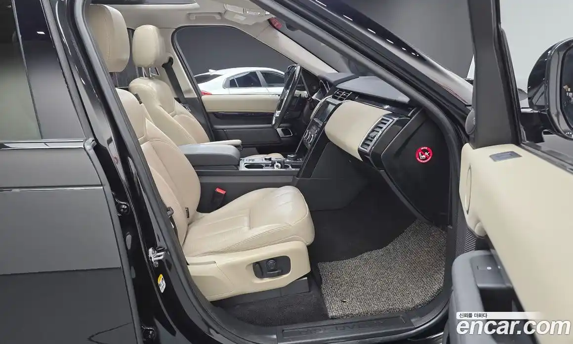 Land Rover Discovery 2018 2.0 Автомат в Москве № 166539, фото 13