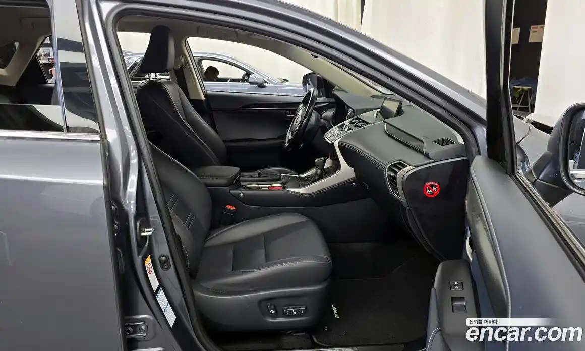 Lexus NX 2016 2.5 Автомат в Москве № 168268, фото 11