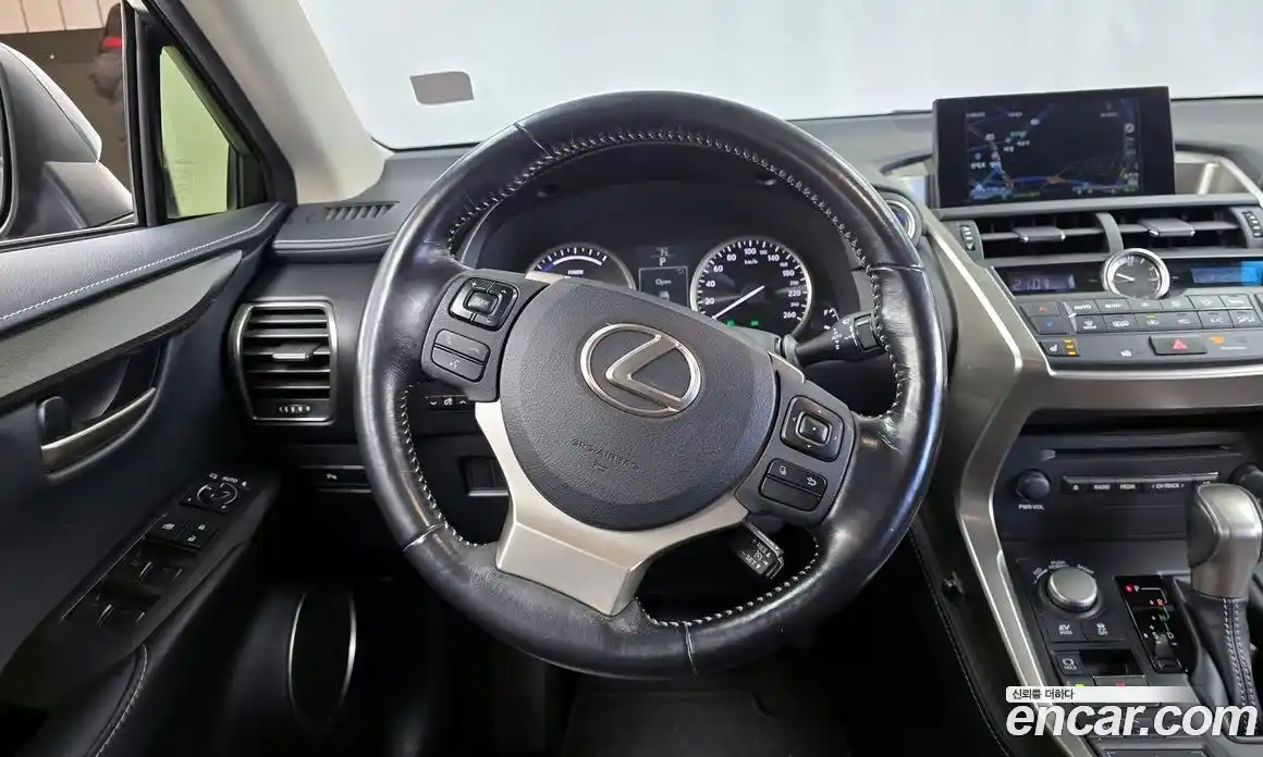 Lexus NX 2016 2.5 Автомат в Москве № 168268, фото 14