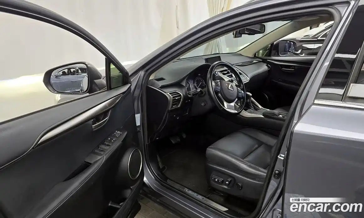 Lexus NX 2016 2.5 Автомат в Москве № 168268, фото 10