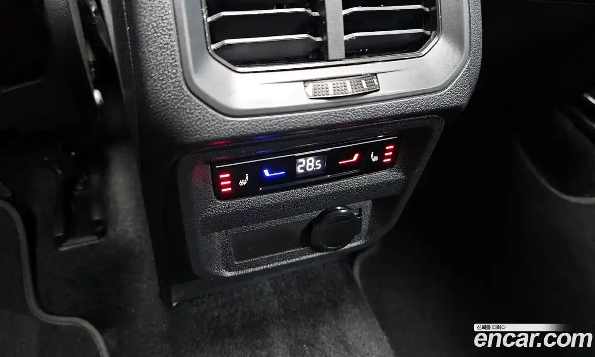 Volkswagen Tiguan 2023 2.0 Автомат в Москве № 168537, фото 11