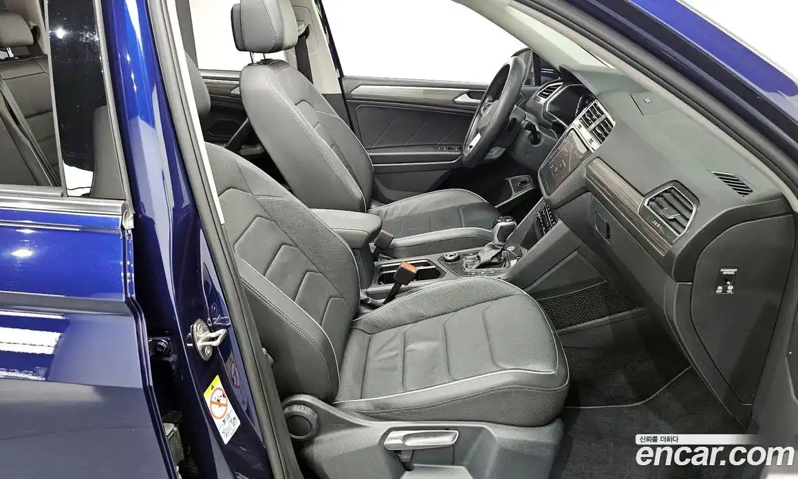 Volkswagen Tiguan 2023 2.0 Автомат в Москве № 168537, фото 19