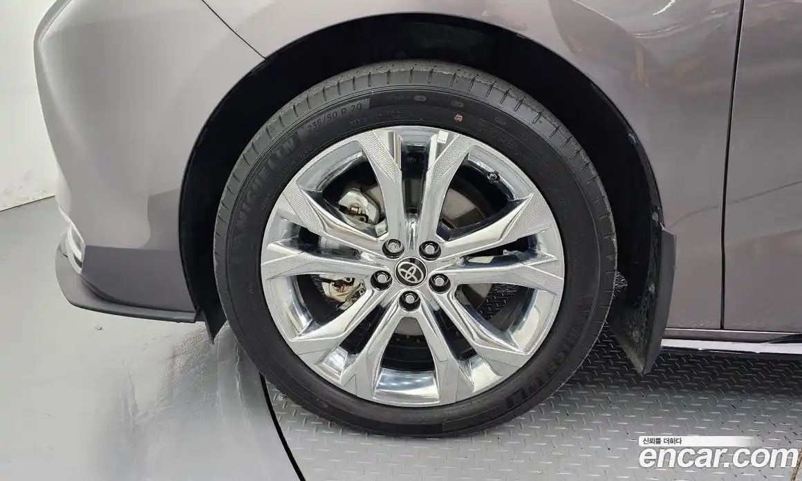 Toyota Sienna 2022 2.5 Автомат в Москве № 170175, фото 18