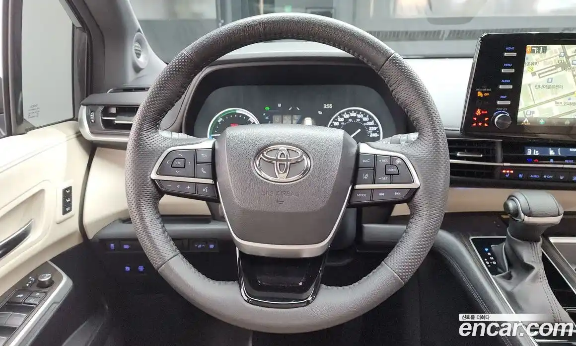 Toyota Sienna 2023 2.5 Автомат в Москве № 170237, фото 3