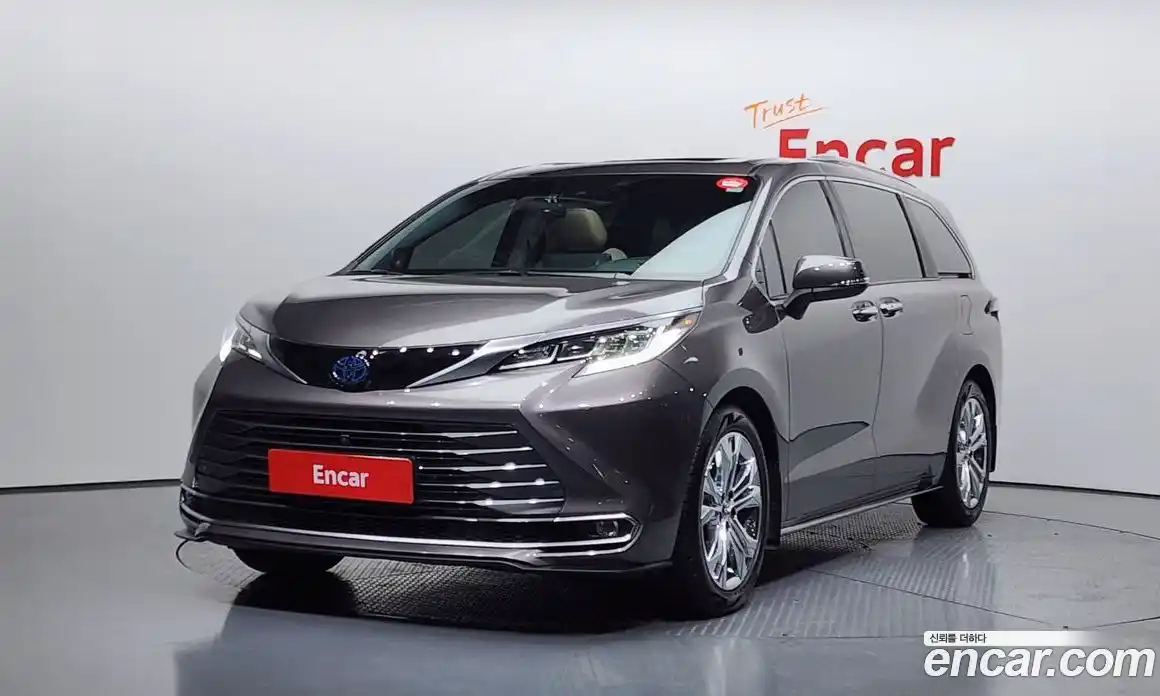 Toyota Sienna 2023 2.5 Автомат в Москве № 170237, фото 10