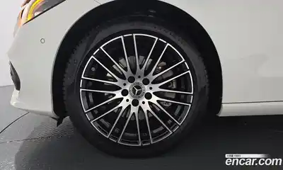 Mercedes-Benz C-Class 2024 2.0 Автомат в Москве № 174081, миниатюра 11