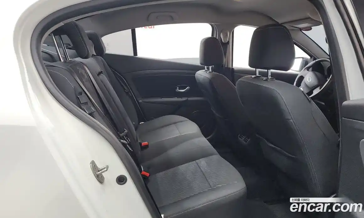 Renault SM3 2016 1.6 Автомат в Москве № 180856, фото 12