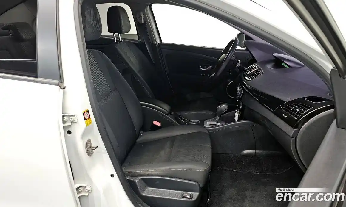 Renault SM3 2016 1.6 Автомат в Москве № 184017, фото 13