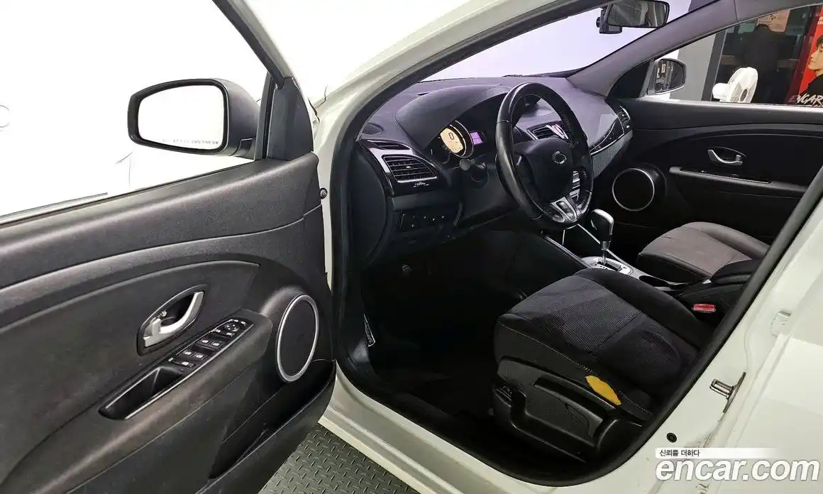 Renault SM3 2016 1.6 Автомат в Москве № 184017, фото 18