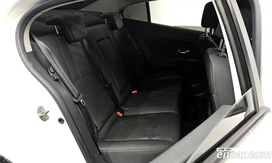 Renault SM3 2016 1.6 Автомат в Москве № 184017, фото 3